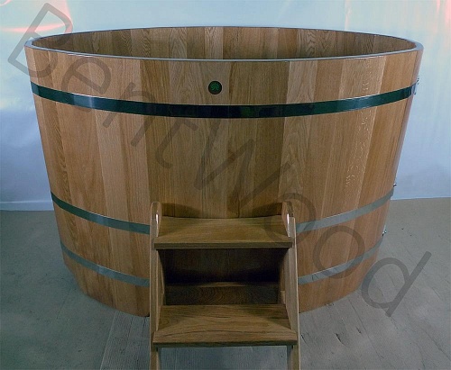 Овальная купель (0,69х1,31х1,00 м, дуб натуральный)