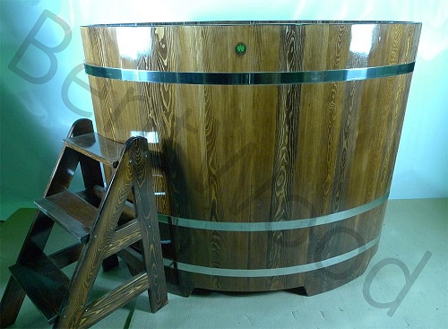 Овальная купель  (0,69х1,31х1,20 м, лиственница морёная)